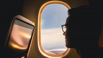 Muestra su preocupación por lo que (no) hacen en los aviones de EEUU al despegar y aterrizar: "Me agobia"