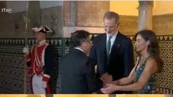 En Colombia no dejan de comentar la reacción de Letizia cuando el presidente de ese país iba a darle un beso