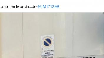 Este vado de Murcia triunfa por el letrero de advertencia: si dejas el coche sabes lo que te va a pasar