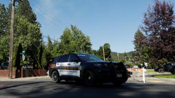 Al menos dos bomberos muertos en EEUU a disparos de "francotiradores" mientras sofocaban un incendio