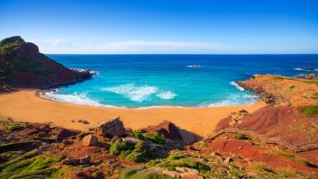 Esta cala es el secreto mejor guardado de los que huyen de la masificación turística: un rincón de Marte en una isla de ensueño