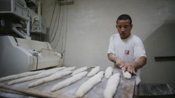 Otro récord: el paro baja en 48.920 personas en junio impulsado por los servicios, hasta su menor nivel en 17 años