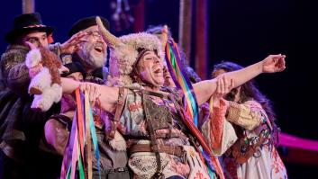 'Fuenteovejuna', un bello guante ajustado a una mano humana