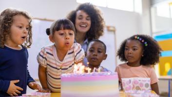 Una profesora de guardería critica el descontrol de las fiestas de cumpleaños de los niños: "Es un temor de los padres"