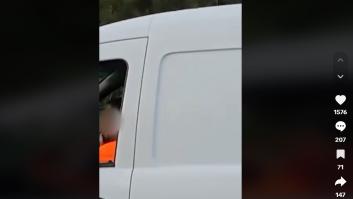 Ni los Mossos d'Esquadra podían creerse lo que vieron en esta furgoneta: el conductor, un 'artista'