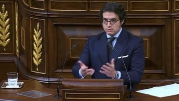 Figaredo (Vox) hace este discurso sobre un pleno en julio y un diputado de Sumar no puede evitar decirlo