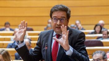 El PP intenta burlarse de Óscar López y el ministro se la devuelve con ganas (y con colorines)