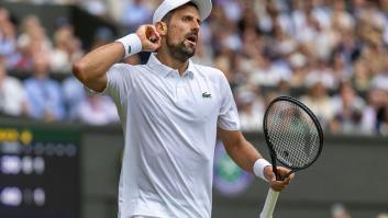 Lo que hace Djokovic en mitad de las semifinales de Wimbledon se va directo a la 'red': se disparan las críticas
