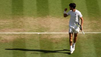 Este surrealista momento durante la final de Wimbledon obliga a parar el partido y provoca el cabreo de Alcaraz