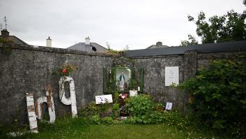 Conmoción en Irlanda por la apertura de una fosa con 800 cuerpos de bebés en un albergue religioso