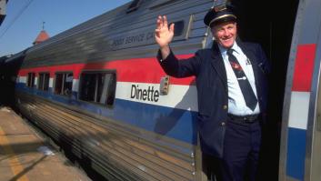 Procesan a un revisor del tren por decir "hola" a los pasajeros: "¡Es hora de cambiar esta ley!"