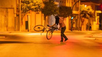 Una noche en el barrio de San Antonio, Torre Pacheco, con los jóvenes marroquíes que se organizan por si llegan los ultras