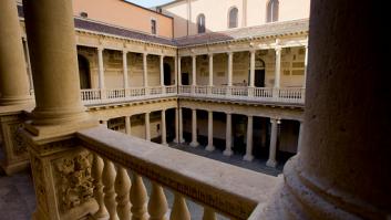 Un padre divorciado quiere saber las notas de su hijo, la universidad se lo impide y pasa a la acción