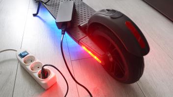 Pone a recargar un patinete eléctrico en urgencias y la reacción es tremenda: "A falta de ambulancias, es buena alternativa"