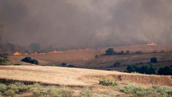 Levantan las medidas de confinamiento por el incendio de Méntrida, aunque el viento amenaza con emperorarlo a partir del mediodía