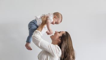 El economista Julen Bollaín arrasa con su respuesta a por qué los jóvenes se abstienen de ser padres: "Muy sencillo..."