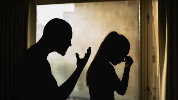 Detrás del descanso, el infierno machista del verano: "El entorno puede salvar la vida de una mujer"