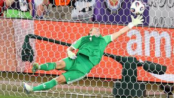 Berger, la guardameta alemana que ha superado dos veces un cáncer, se mide contra España