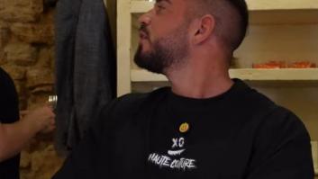 Cenando con Pablo acaba llamando a la encargada de un restaurante del País Vasco al ver esto en la carta