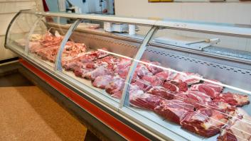 Está en la cola de la carnicería y lo que escucha decir a un chico de 20 años preocupa a algunos: otros aplauden