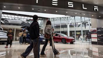 Tesla agita la promesa de un coche más barato tras presentar otro trimestre en rojo