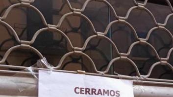 Esta tienda avisa con un cartel de que tiene que cerrar y piden que intervenga la RAE de inmediato