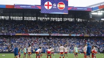 Va caminando por Londres con una camiseta de España poco antes de la final de la Eurocopa y le pasa esto