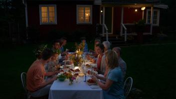 Ni velas ni guirnaldas de luz: Ikea tiene tu aliada perfecta y personalizable para las noches de verano