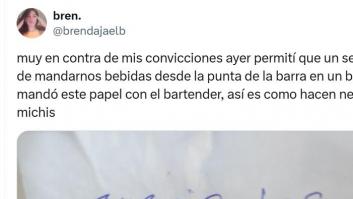 Envía una nota a través del camarero para ligar en un bar y el mensaje es cuanto menos sorprendente