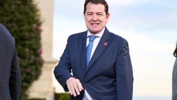 Oleada de críticas a Mañueco, presidente de Castilla y León, por "no saberse ni el nombre del pueblo" del incendio en Ávila