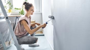 Crean la pintura que imita al sudor para enfriar la habitación y reducir la factura de la luz hasta un 40%