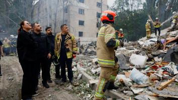 Al menos ocho muertos y decenas de heridos por un ataque nocturno ruso masivo en Kiev