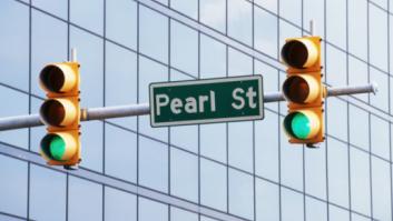 Los nuevos semáforos azules generan confusión en ciertas ciudades y aseguran que es por un tema de seguridad