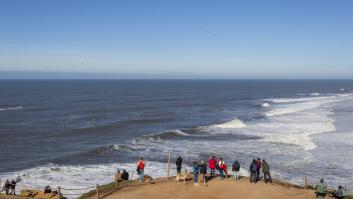 A un paso de España aumentan los casos de bañistas hospitalizados con gastroenteritis tras nadar en la playa contaminada de materia fecal