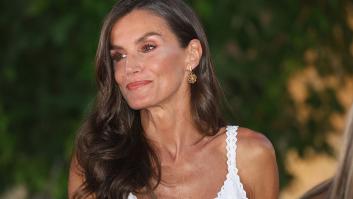 Una publicación francesa se rinde al "perfecto vestido de verano" de la reina Letizia