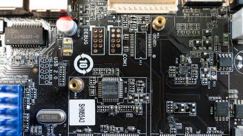 Trump planea imponer aranceles del 100% a los chips y los semiconductores