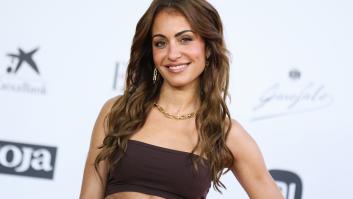 Hiba Abouk habla así de lo que vio en París mientras vivía y lo compara con España: da una de cal y otra de arena