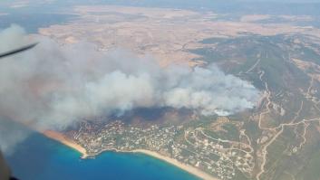 Un incendio en Tarifa (Cádiz) obliga a desalojar a más de 2.000 personas; Tres Cantos (Madrid) y Puercas (Zamora), en nivel 2 por otros fuegos