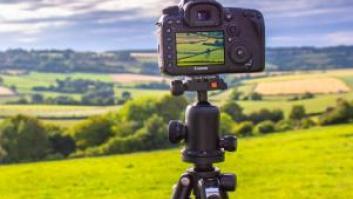 Presume de las mejores fotos y vídeos en vacaciones con el trípode de plegado fácil que está arrasando en Amazon