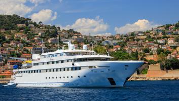 El dueño de un superyate quiere convertir su mansión flotante en un museo y arruina una obra de arte con su primera decisión