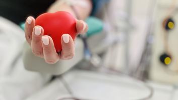 Llamamiento urgente para donar sangre en Madrid: hace falta de seis grupos sanguíneos