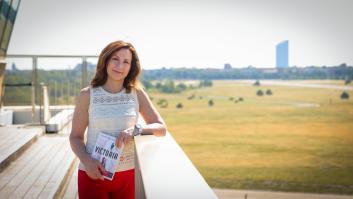 Paloma Sánchez-Garnica despide su trilogía de Berlín: "Tenemos la responsabilidad de informarnos bien, de analizar y cribar, de no quedarnos solo con lo que nos gusta"