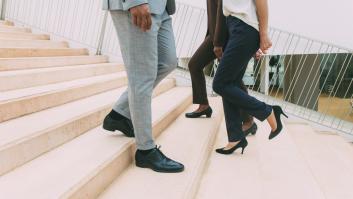 Animan a mirar los pantalones de la gente solo 3 segundos para saber si tienen o no buena educación