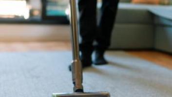 Parece una Dyson, pero vale 200 euros menos por tiempo limitado: la aspiradora que triunfa en AliExpress