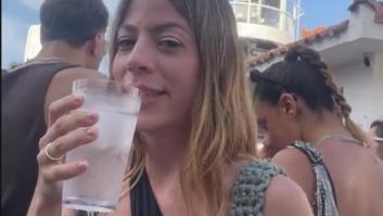 Cuentan lo que se han gastado en dos vasos de agua en Ibiza y es tanto que solo les queda reírse