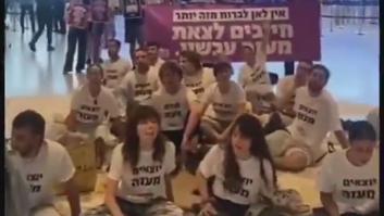 Manifestantes israelíes llenan de harina el aeropuerto de Tel Aviv para protestar contra el genocidio en Gaza