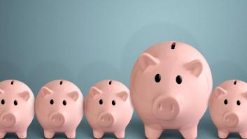 Un hombre lleva su curiosa 'hucha' tamaño XXL para comprar un coche: “Ahorro cada vez que vendo verduras”