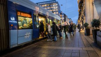 El conductor del tranvía se desmaya, deja la palanca a tope y el caos se desata en apenas 8 segundos