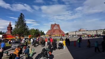 Trasladan una iglesia en Suecia con un mecanismo que la mueve a menos de un kilómetro por hora
