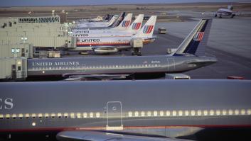 El avión despega, recorre 2.000 kilómetros y aterriza en el aeropuerto de salida